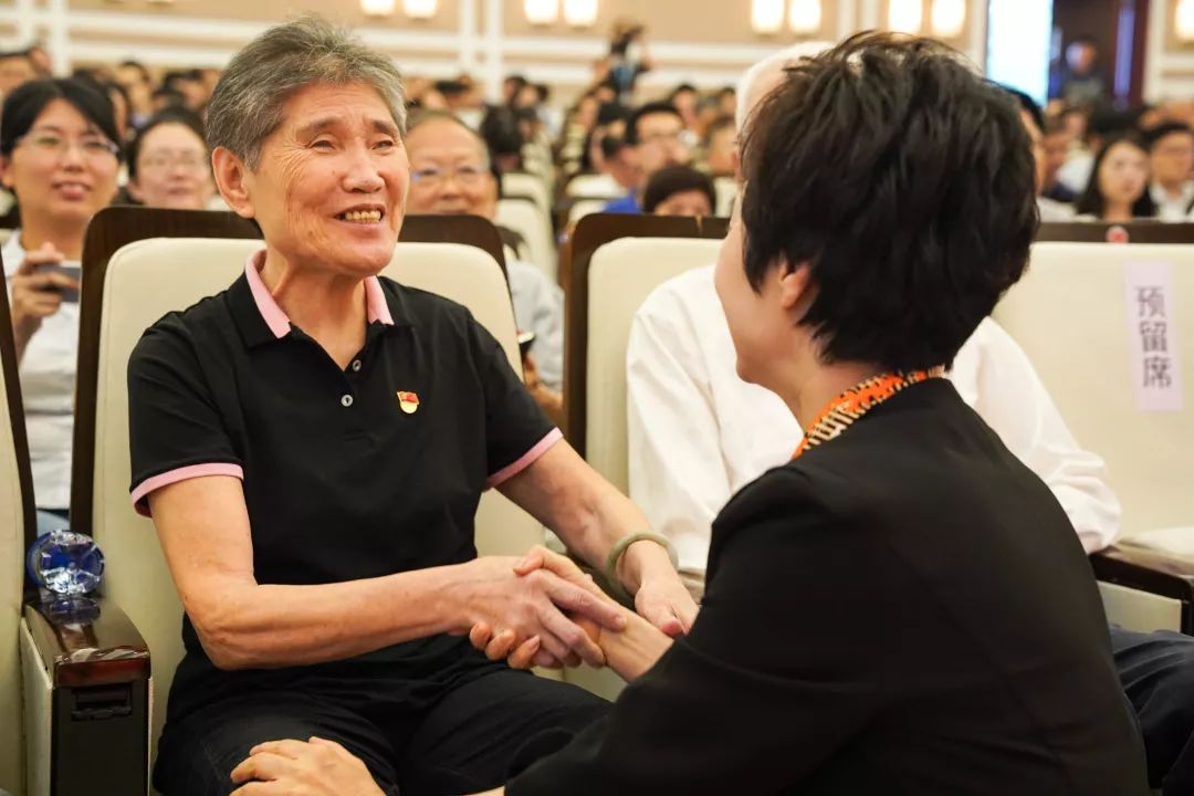 深圳男篮内部会议纪要流出——国际比赛日刷新队史纪录,葡超使命明确,轮换策略成焦点的简单介绍 深圳男篮内部会议纪要流出——国际比赛日刷新队史纪录,葡超使命明确,轮换策略成焦点的简单介绍