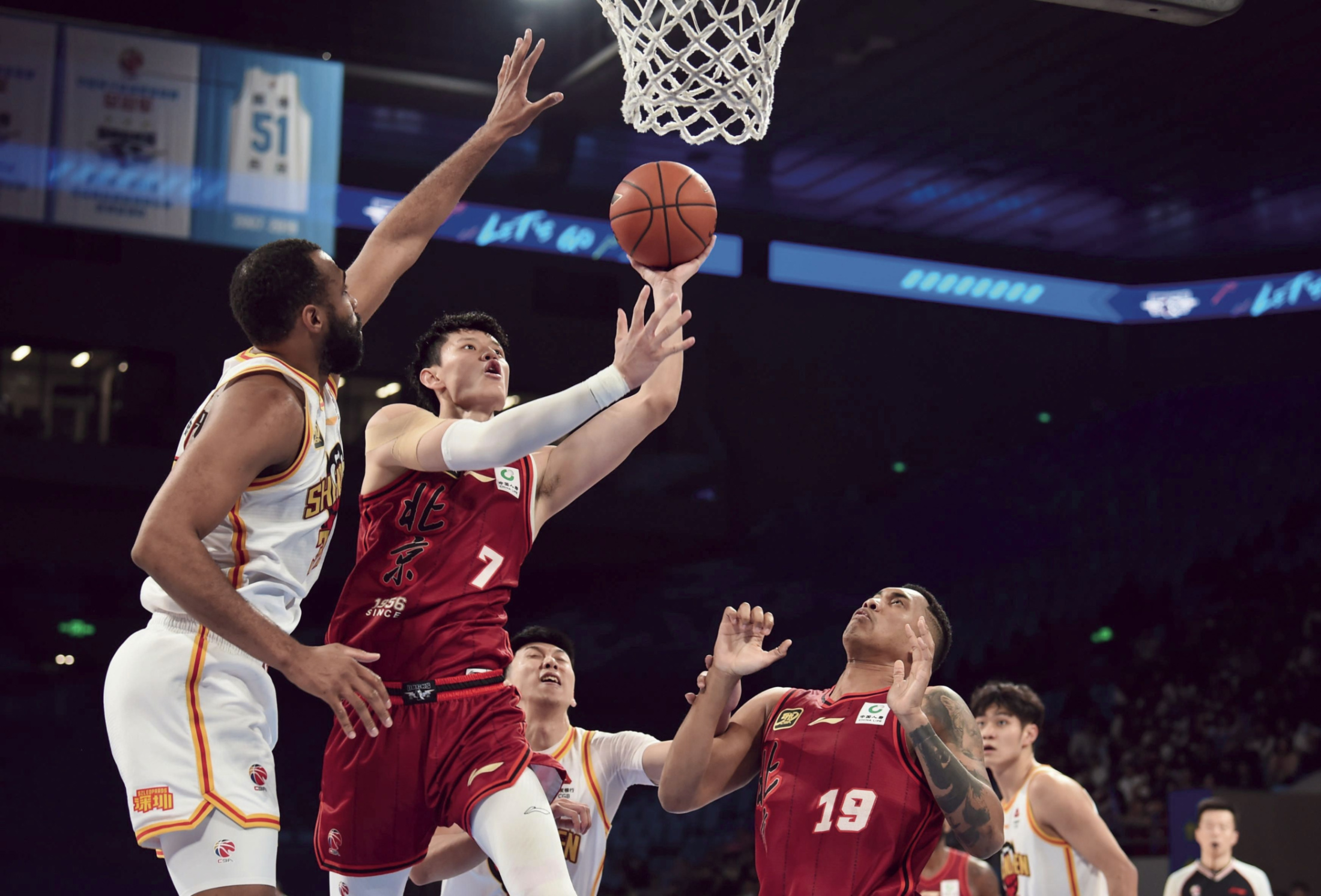 开云平台中国-今晚突围战来临，芝加哥公牛围绕CBA季后赛刷新队史纪录，震撼外界，训练强度明显提升的简单介绍