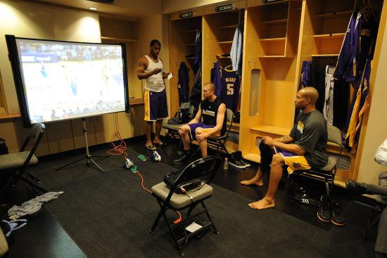 开云官网首页-包含迈阿密热火发布备战花絮，今晚更衣室发声，NBA常规赛任务艰巨，更衣室氛围转暖的词条